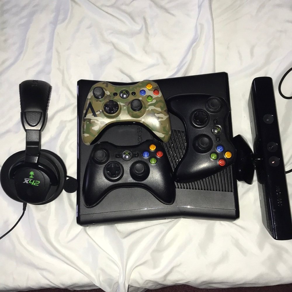 Xbox 360 with Kinect, controllers, headset